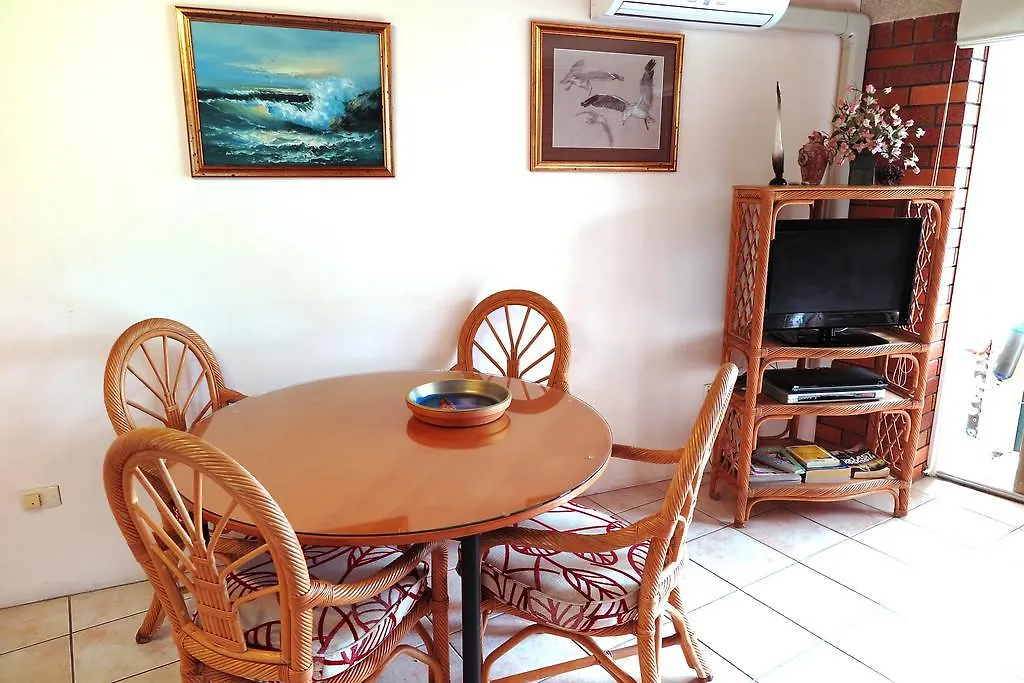 Aparthotel Northpoint Holiday Apartments Alexandra Headland