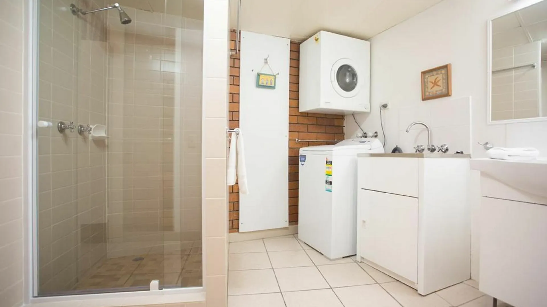 Aparthotel Northpoint Holiday Apartments Alexandra Headland